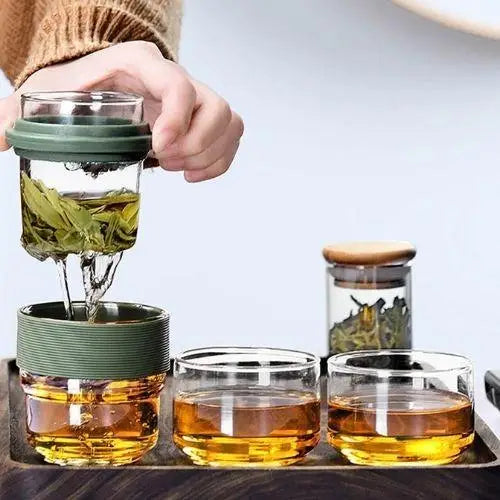 Glass travel thermos for tea with infuser, green