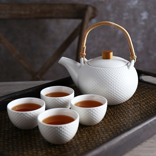 White ceramic teapot 800ml clean Scandinavian lines side view