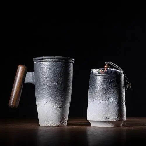 Winter infuser teapot mug with lid and wooden handle