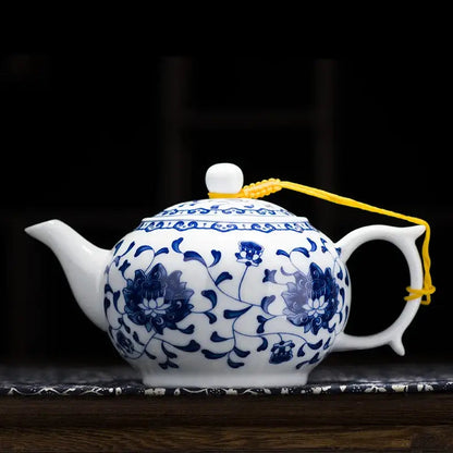 1L porcelain teapot with traditional Chinese design