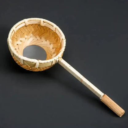 Bamboo tea strainer with handle