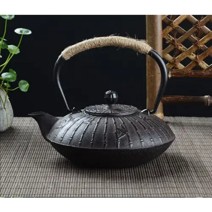 Granny Lulu 900ml cast iron teapot bamboo design front view enamel interior