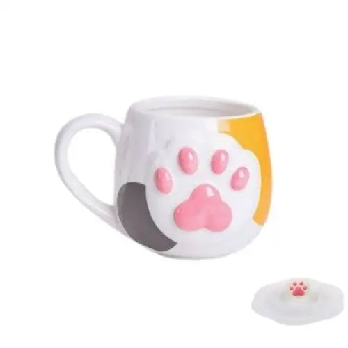 Classic cat paw porcelain tea cup with lid in neutral warm tone