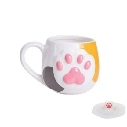 Classic cat paw porcelain tea cup with lid in neutral warm tone