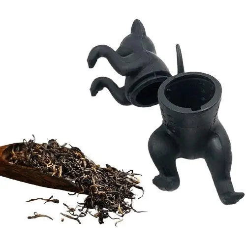 Cat tea infuser with loose tea leaves