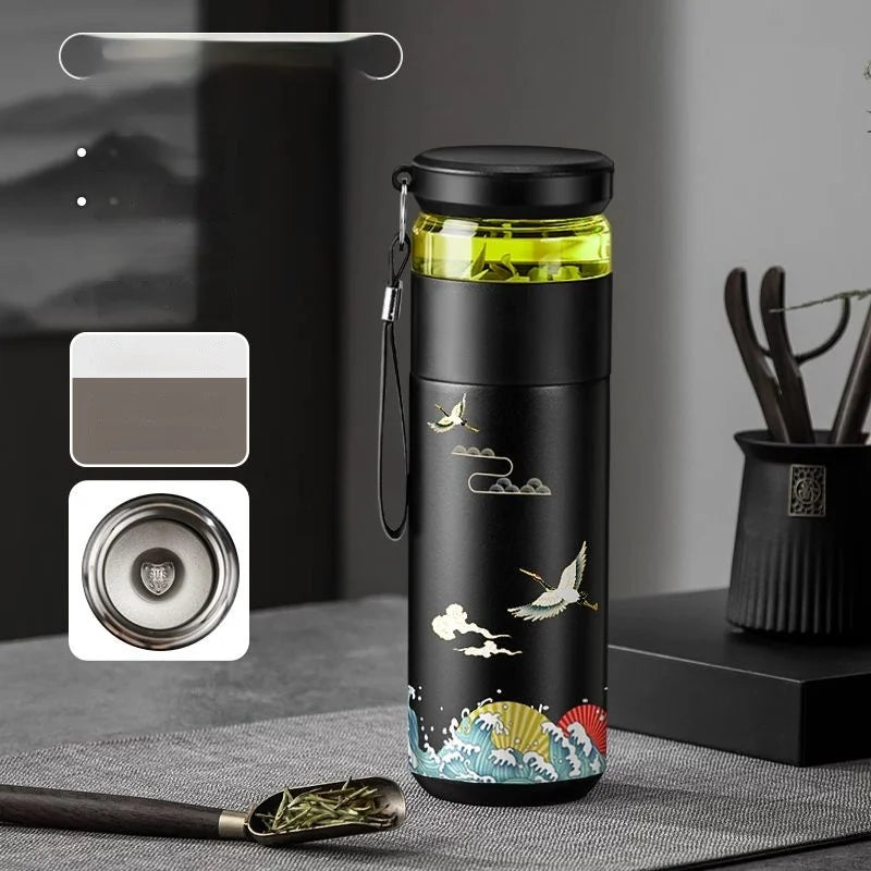 Black double wall insulated tea thermos bottle with built-in infuser, 500ml, closed lid