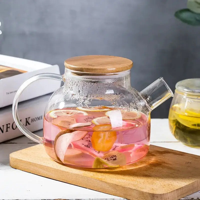 Glass iced tea set with bamboo lid and cups