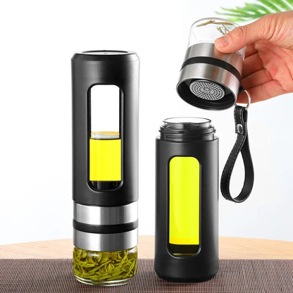 Glass loose-leaf tea infuser bottle 500ml with tea leaves steeping inside
