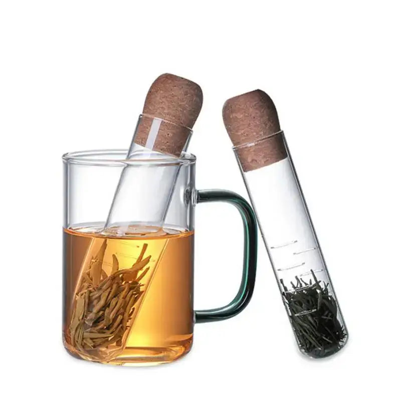 Glass loose leaf tea infuser with borosilicate glass filter, side view