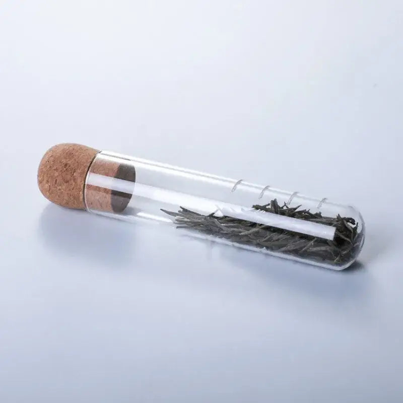 Borosilicate glass infuser showing tea color during steep