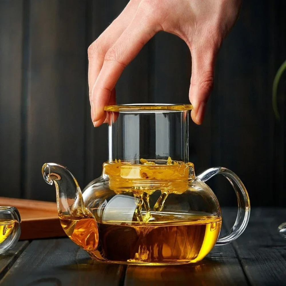 BPA-free glass teapot with lid and infuser detail view
