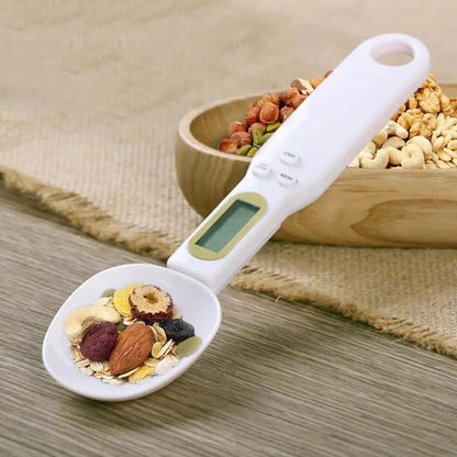 Gram-reading tea spoon with LCD display