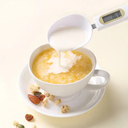Measuring tea spoon with digital scale