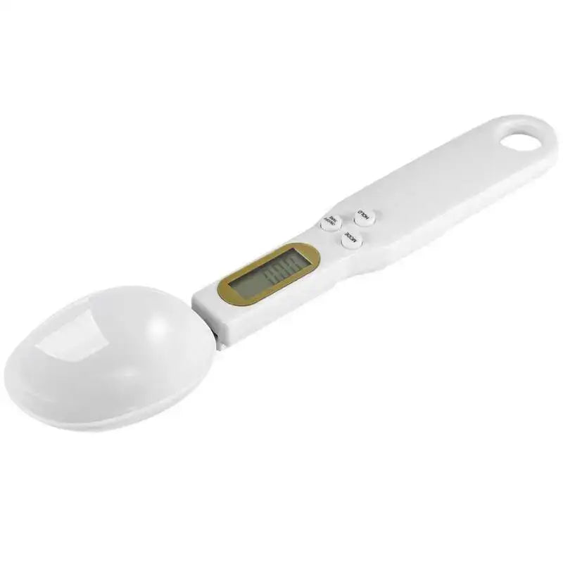 Close-up of gram spoon measuring tea leaves