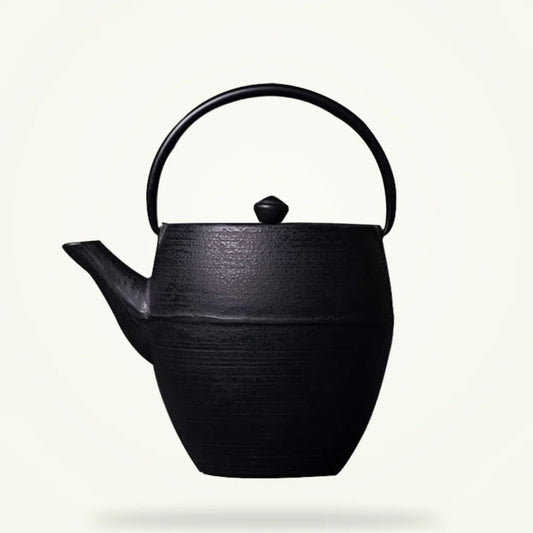Japanese cast iron teapot 1150ml black Scandinavian hygge style, front packshot
