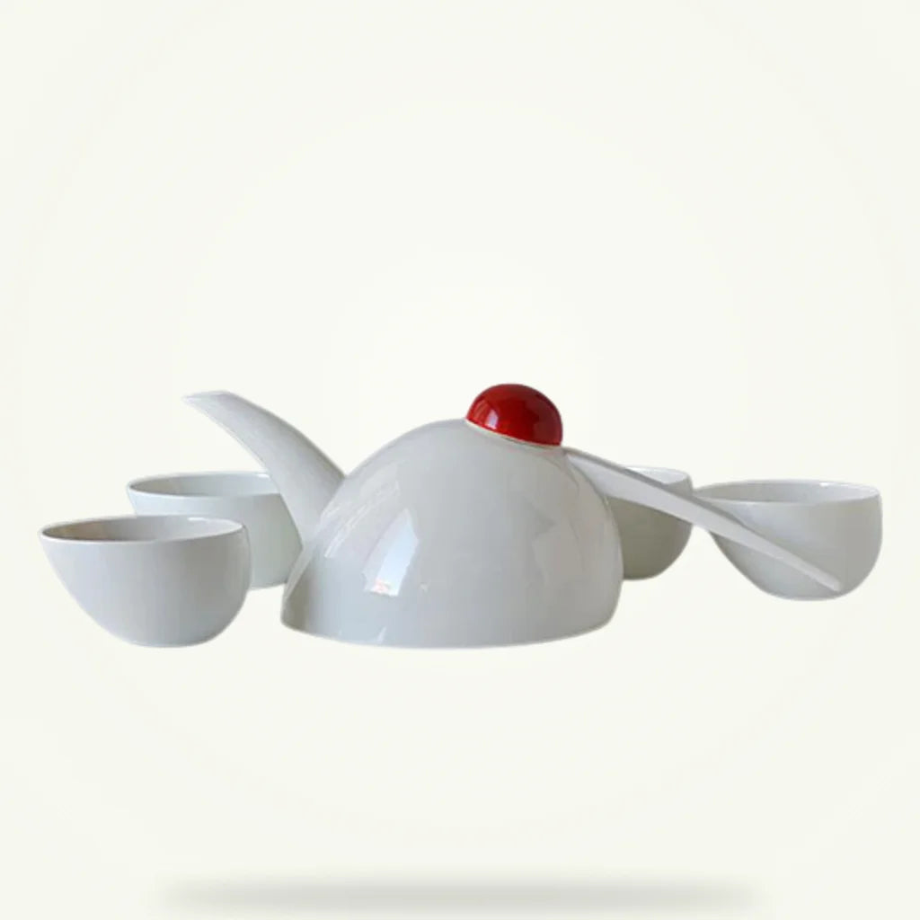 Scandinavian porcelain teapot 1L with 4 cups, white matte glaze, product shot
