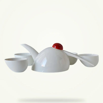 Scandinavian porcelain teapot 1L with 4 cups, white matte glaze, product shot