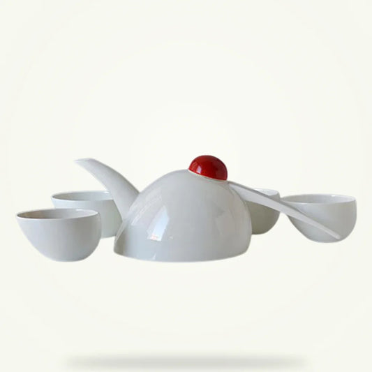 Scandinavian porcelain teapot 1L with 4 cups, white matte glaze, product shot