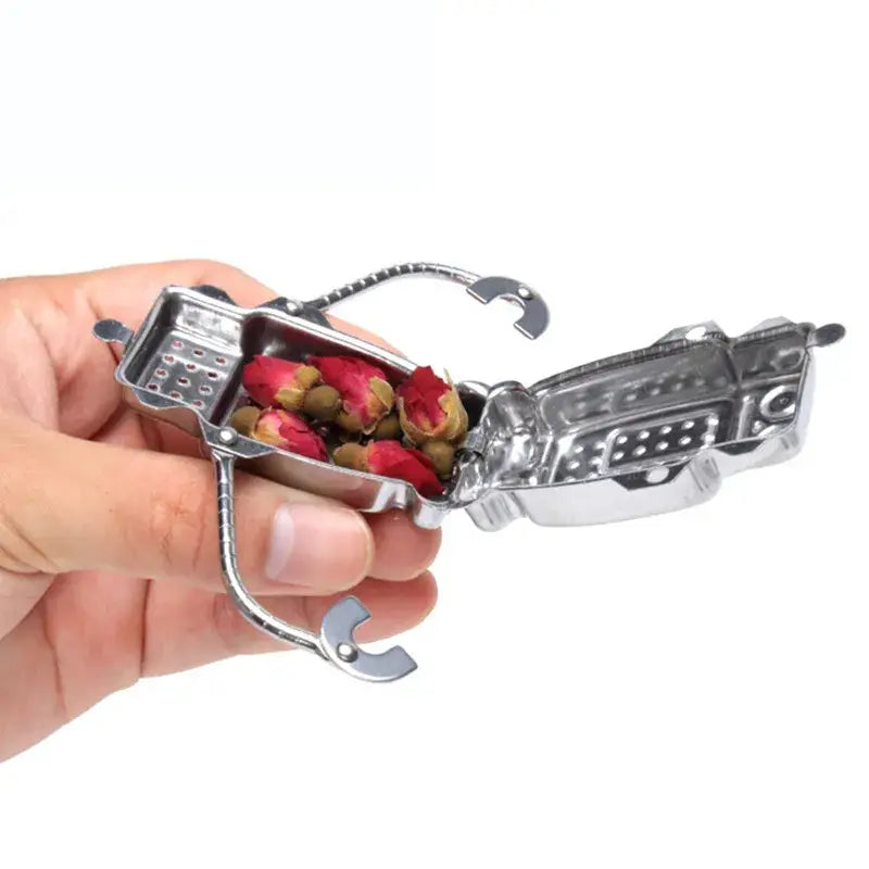 Robot tea strainer with fine mesh