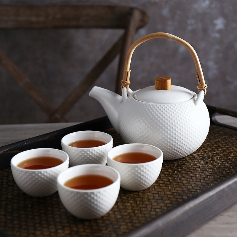White ceramic teapot 800ml clean Scandinavian lines side view