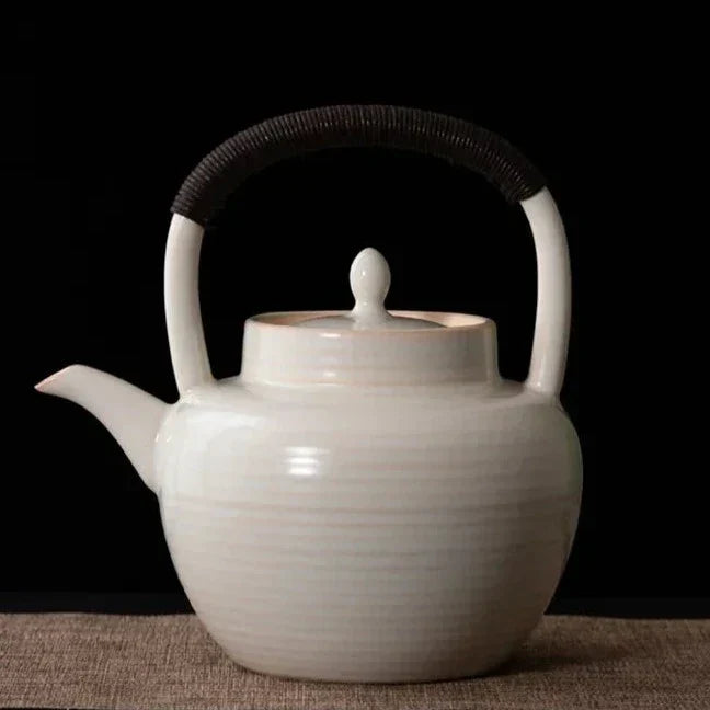 Ceramic teapot with infuser and two matching cups, 650ml Style B set