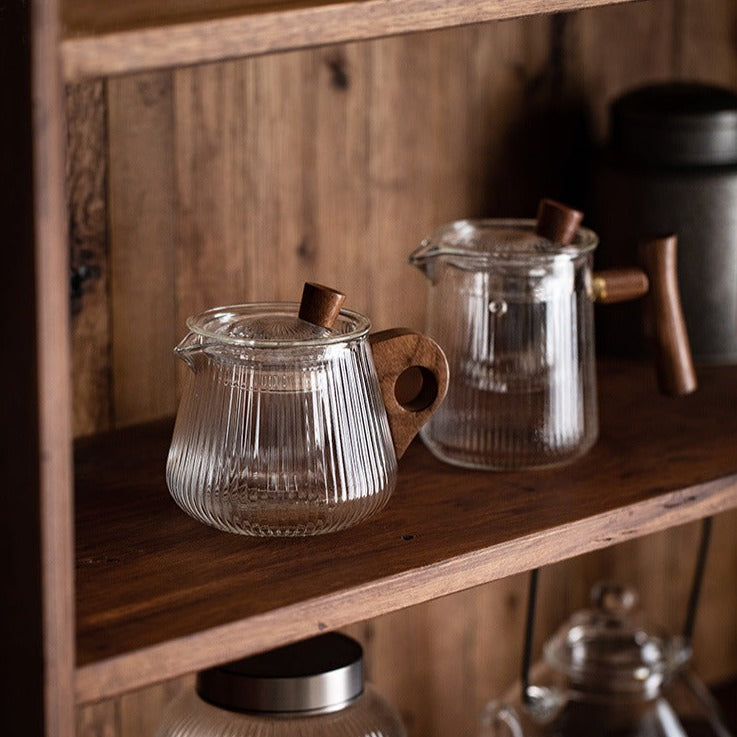Nordic teapot wooden lid and handle detail, 420ml borosilicate glass