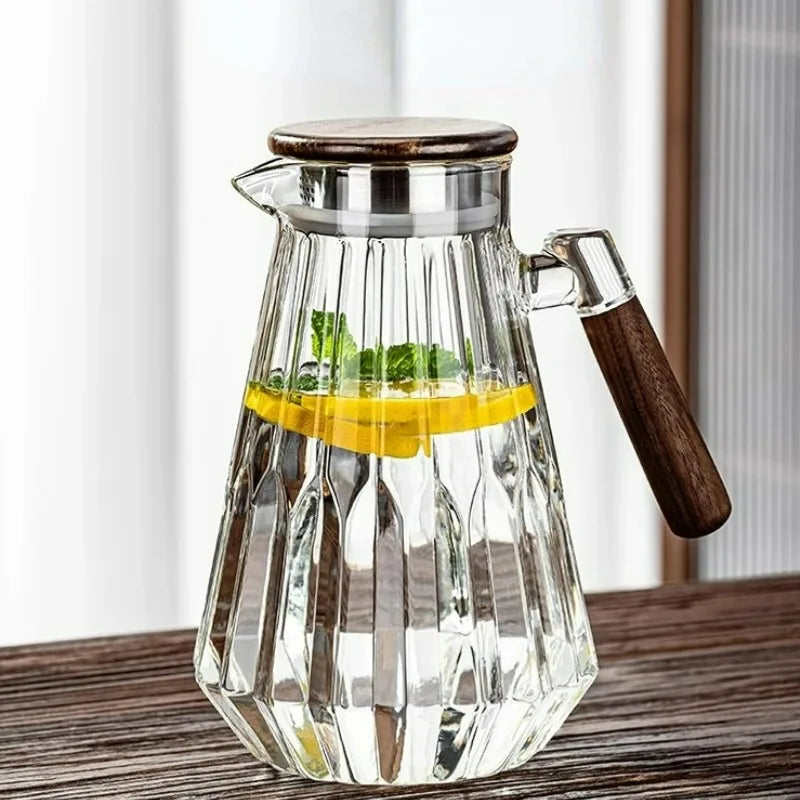 Large glass teapot Scandinavian design 1.7 liter, four-cup capacity for loose leaf tea