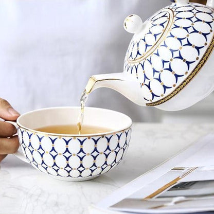 Nordic porcelain teapot 400ml side view showing clean handle and spout