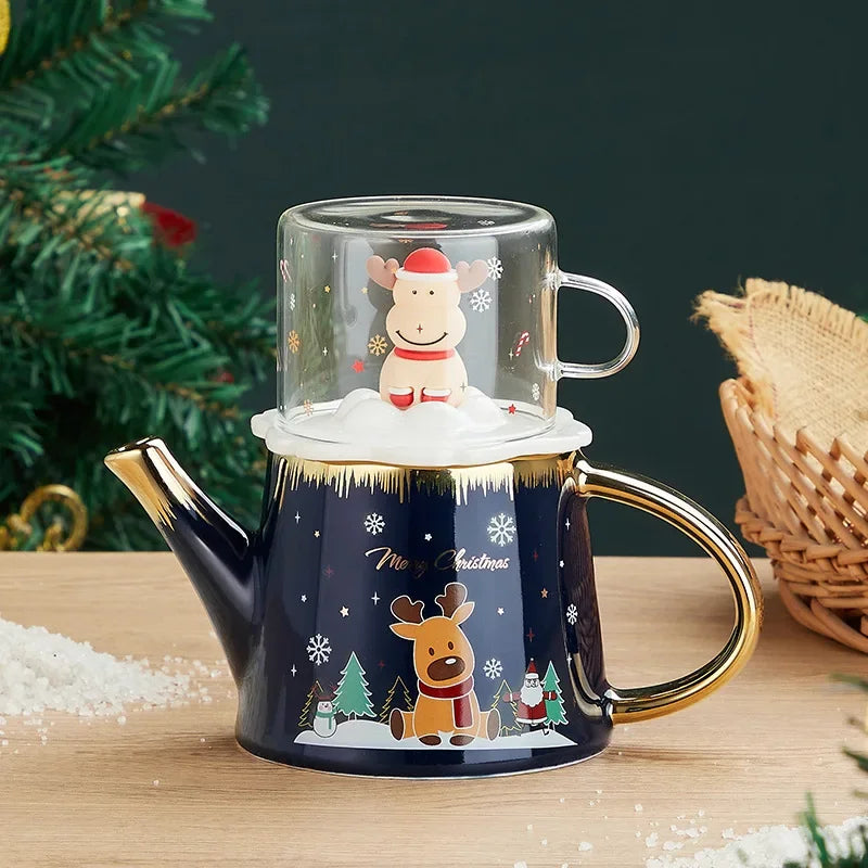 Red Gold porcelain teapot 500ml with gold accent spout, Holiday Collection detail shot