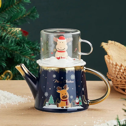 Red Gold porcelain teapot 500ml with gold accent spout, Holiday Collection detail shot