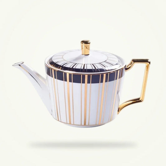 Scandinavian porcelain teapot 700ml Nordic design, white background packshot