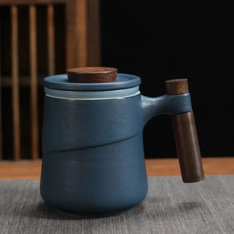 Scandinavian teapot with infuser 350ml, side angle showing handle and spout