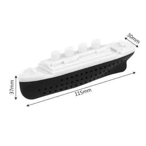 Boat tea infuser size compared to a hand