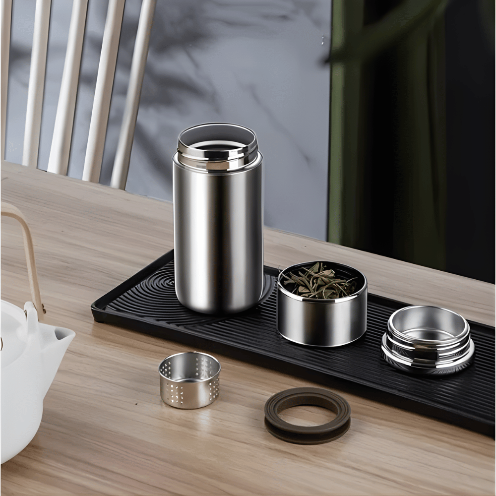 Cross-section view of double wall insulation on 304 stainless steel tea thermos