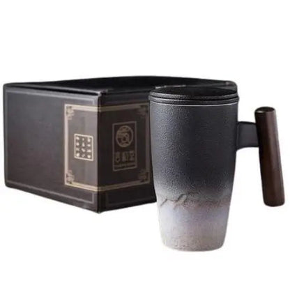 Winter infuser mug with built-in tea strainer
